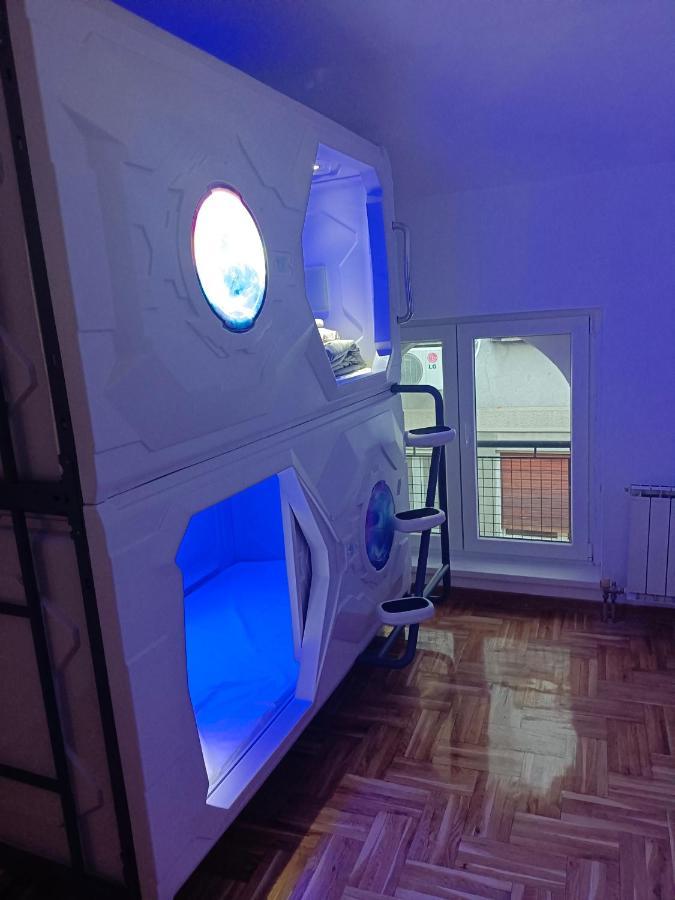 בלגרד Panda Victor Space Capsule Hostel-Neo Nomad מראה חיצוני תמונה