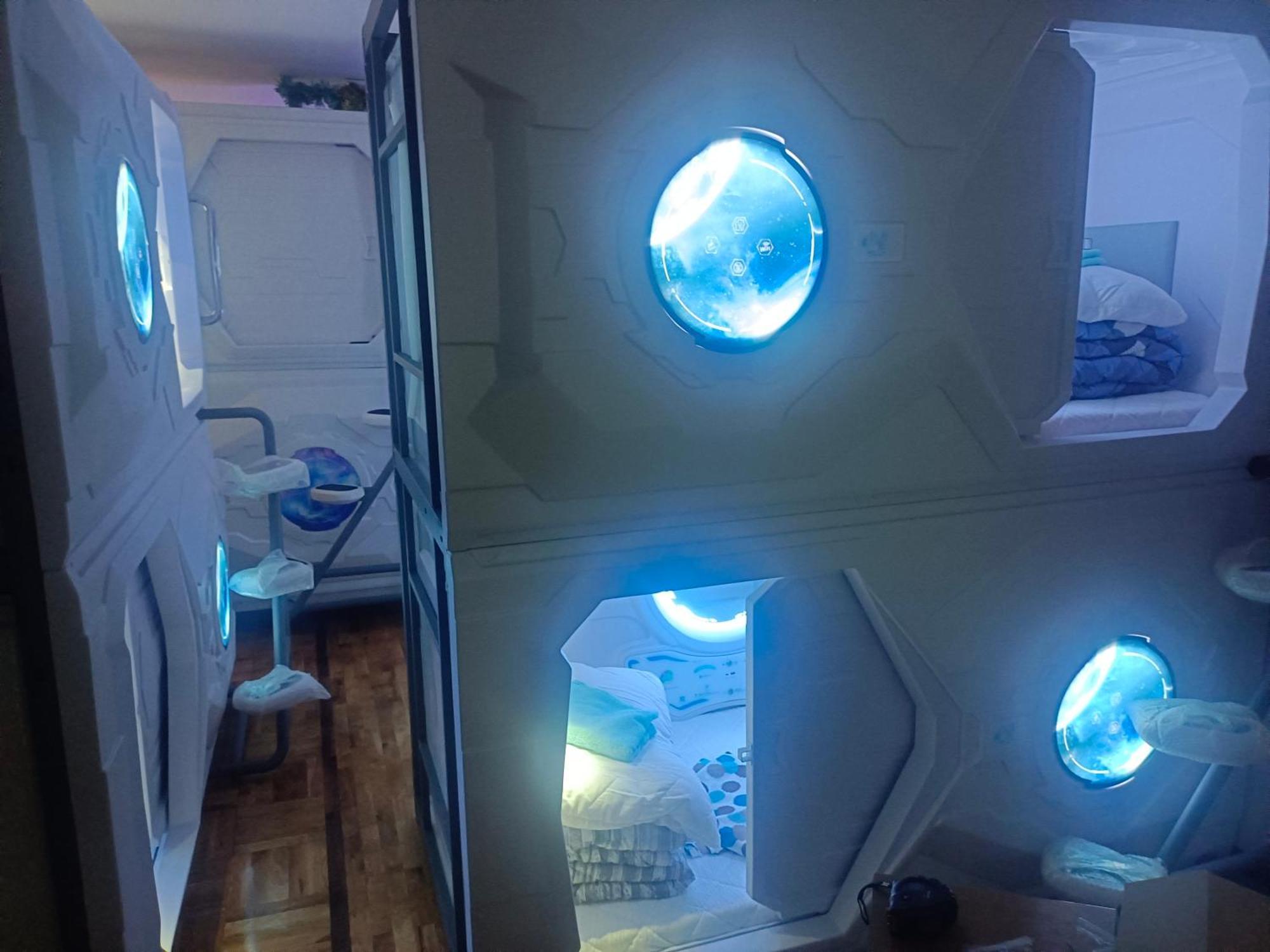 בלגרד Panda Victor Space Capsule Hostel-Neo Nomad מראה חיצוני תמונה